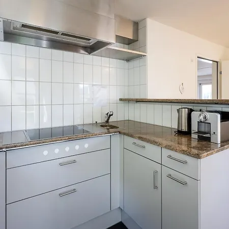 דירה Ruetiboda Bis 17 Personen דאבוס