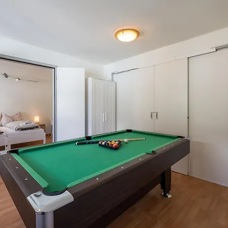 Ruetiboda Bis 17 Personen דאבוס