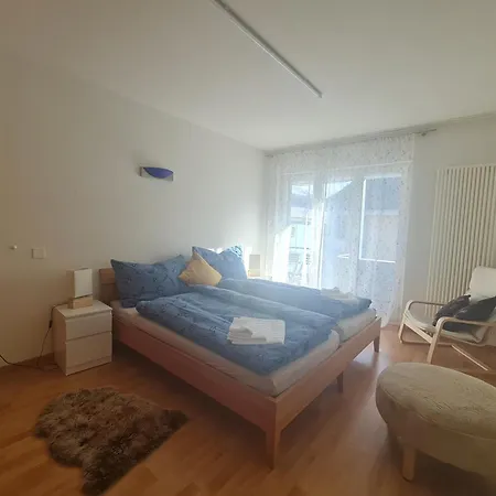 דירה Ruetiboda Bis 17 Personen דאבוס